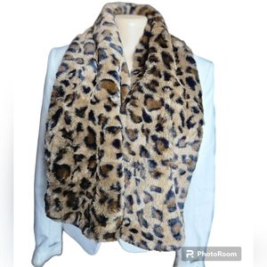 This & That faux Leopard fur scarf